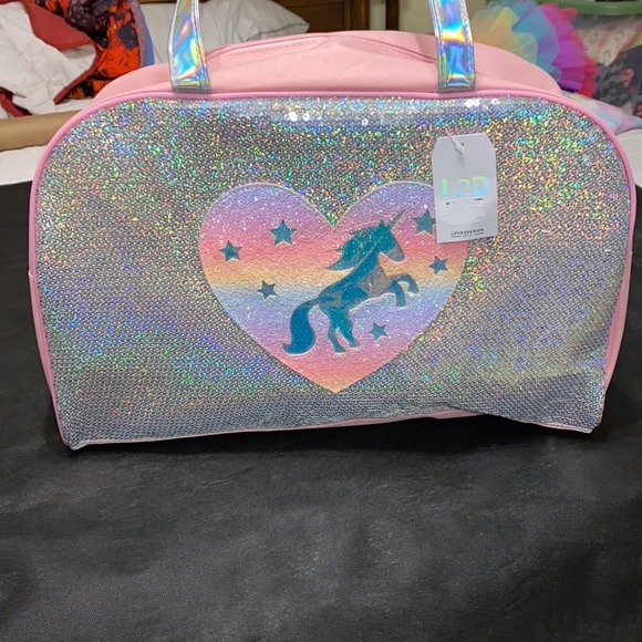 Unicorn overnight bag,NWT larger sized bag,perfect for travel,Kids overnight bag - Picture 12 of 12